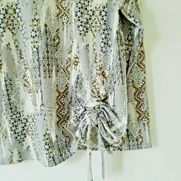 Jillian N multicolor long sleeve Pullover Top corrugated with a tie - Size M - Picture 3 of 4